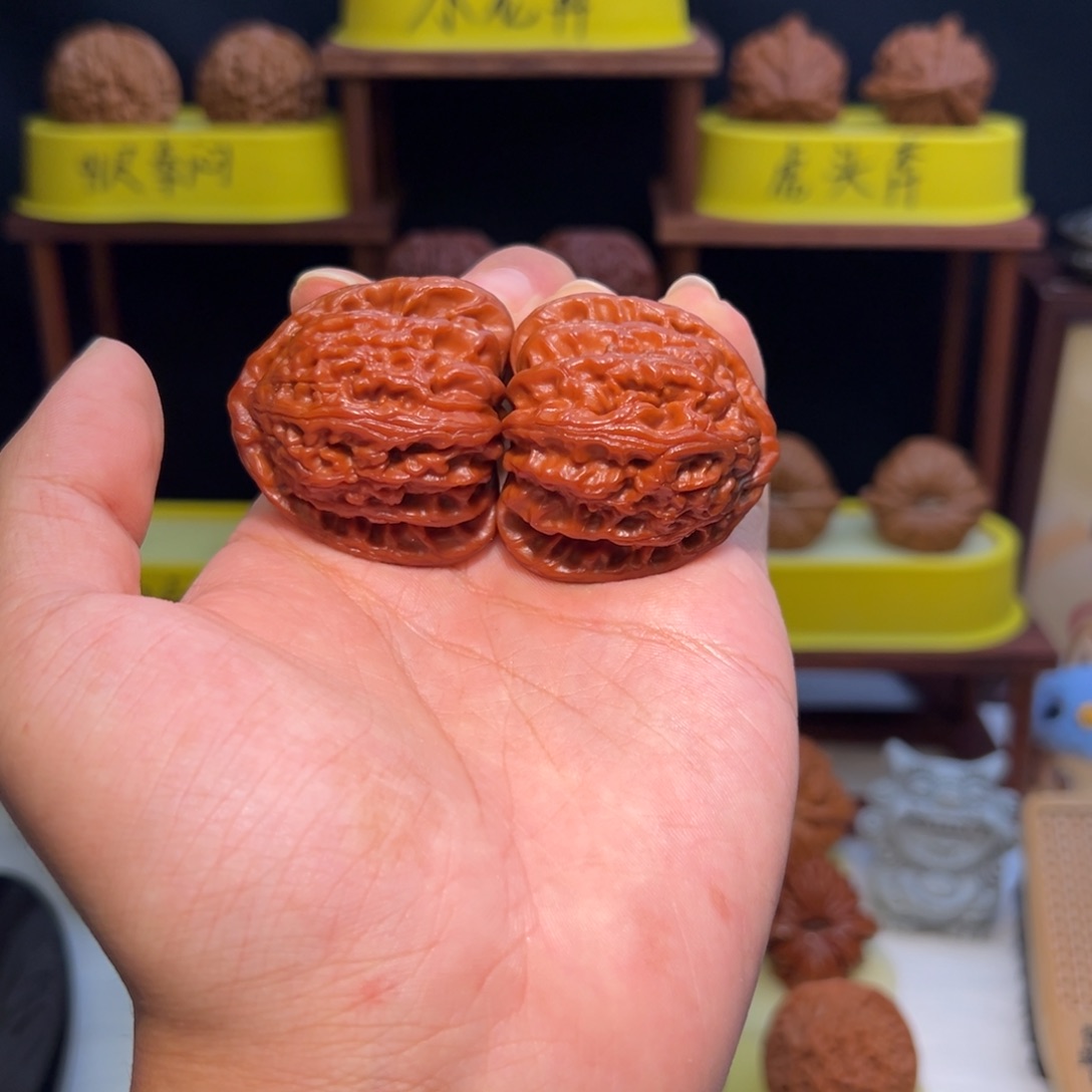 郑***刘文玩核桃吊坠全品41三角白