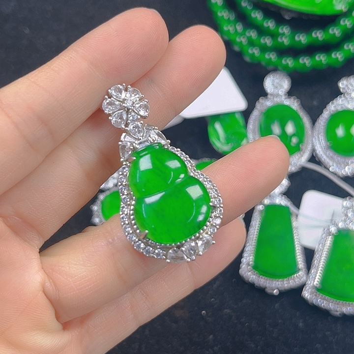 翡翠吊坠(不含链)未镶嵌