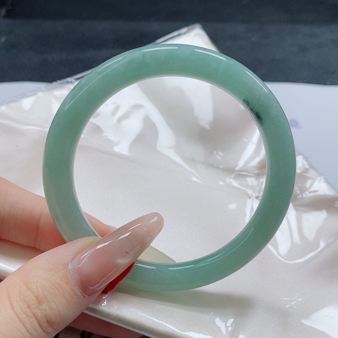 【闪购商品】未镶嵌手镯（圆镯）翡翠444号