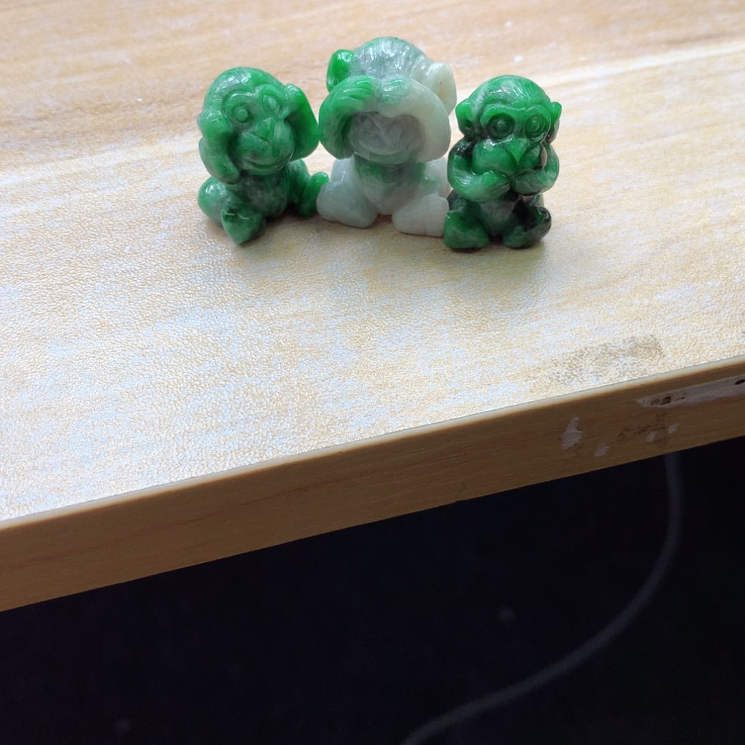 翡翠颈饰未镶嵌吊坠