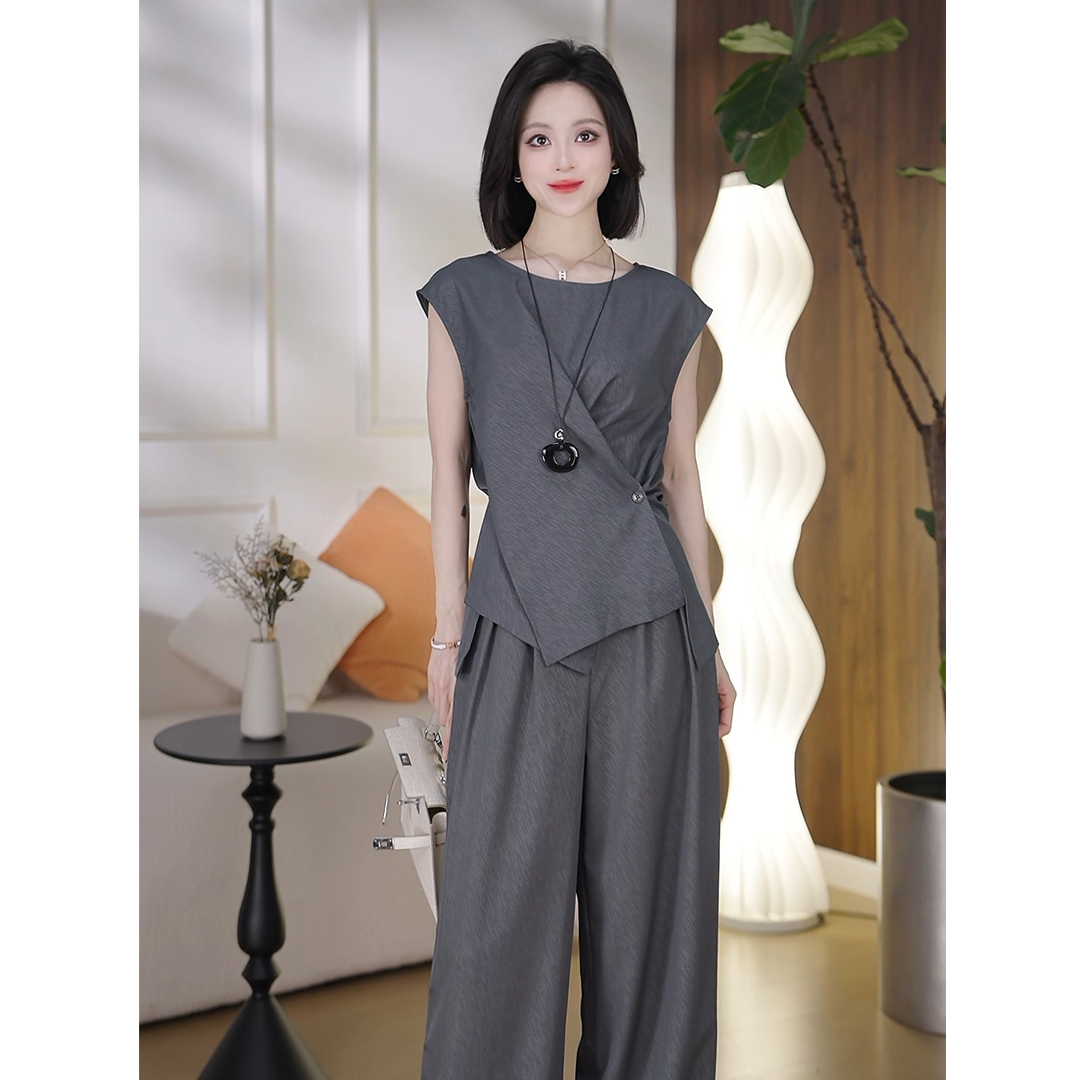 [小爽Finn]  夏季新款大方气质高级设计感上衣+裤子两件套BN25443