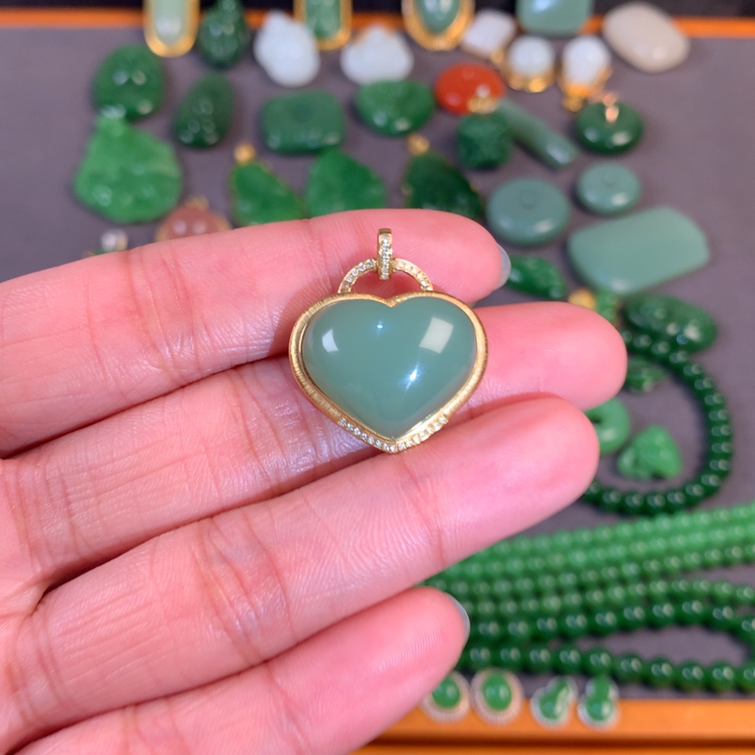 和田玉颈饰18K金镶嵌