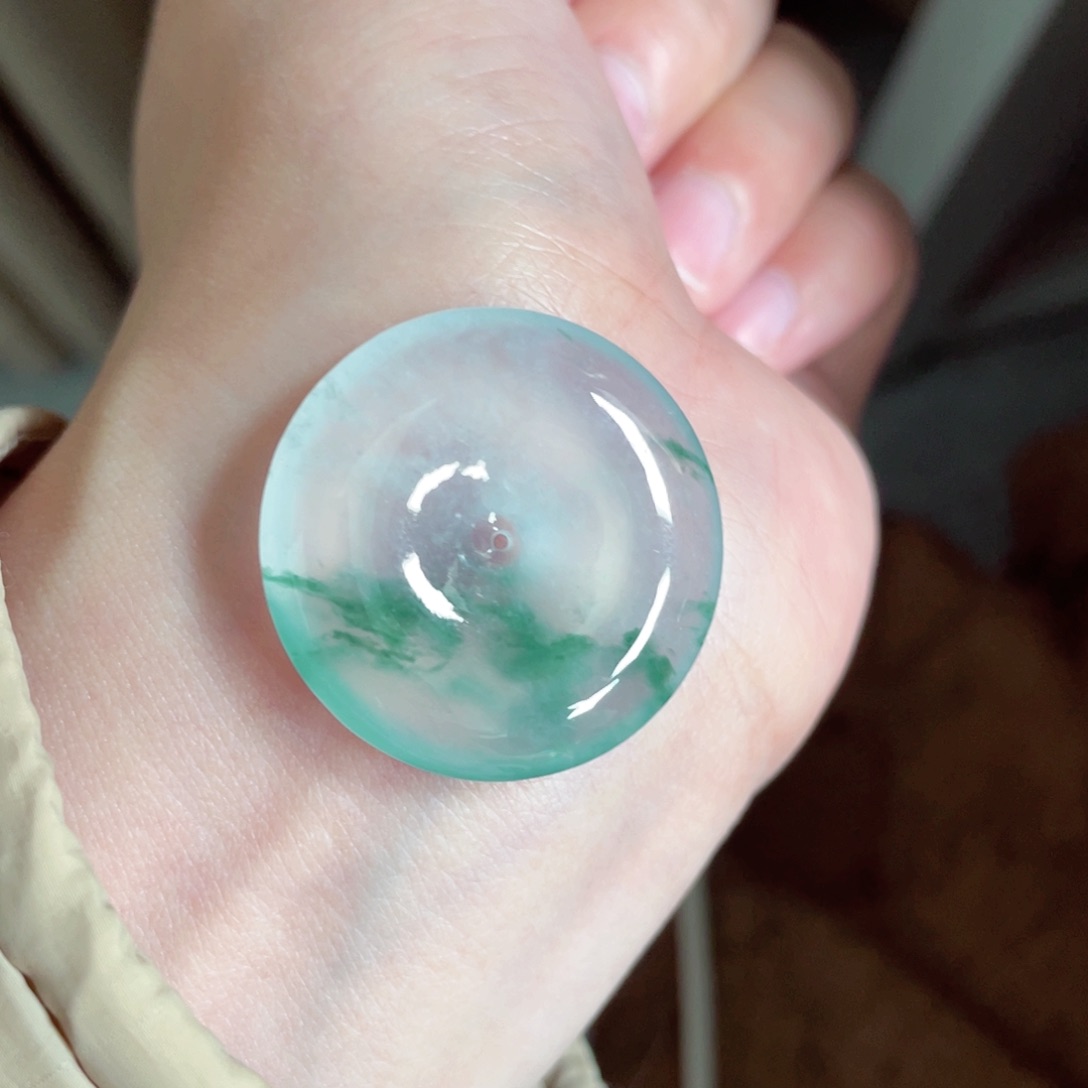 翡翠颈饰未镶嵌扣子