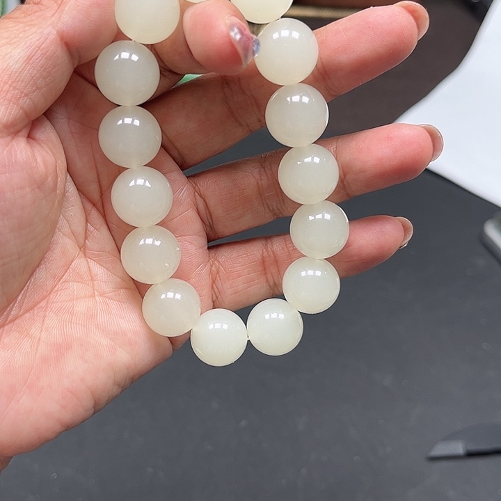 和田玉（糖玉）未镶嵌颈饰