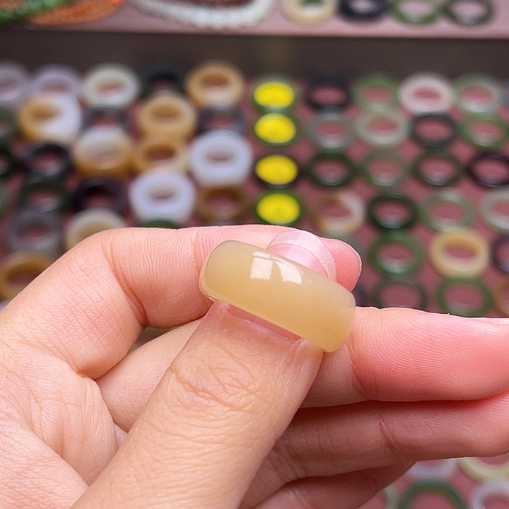 和田玉戒指未镶嵌17.2 粉糖 无鉴赏