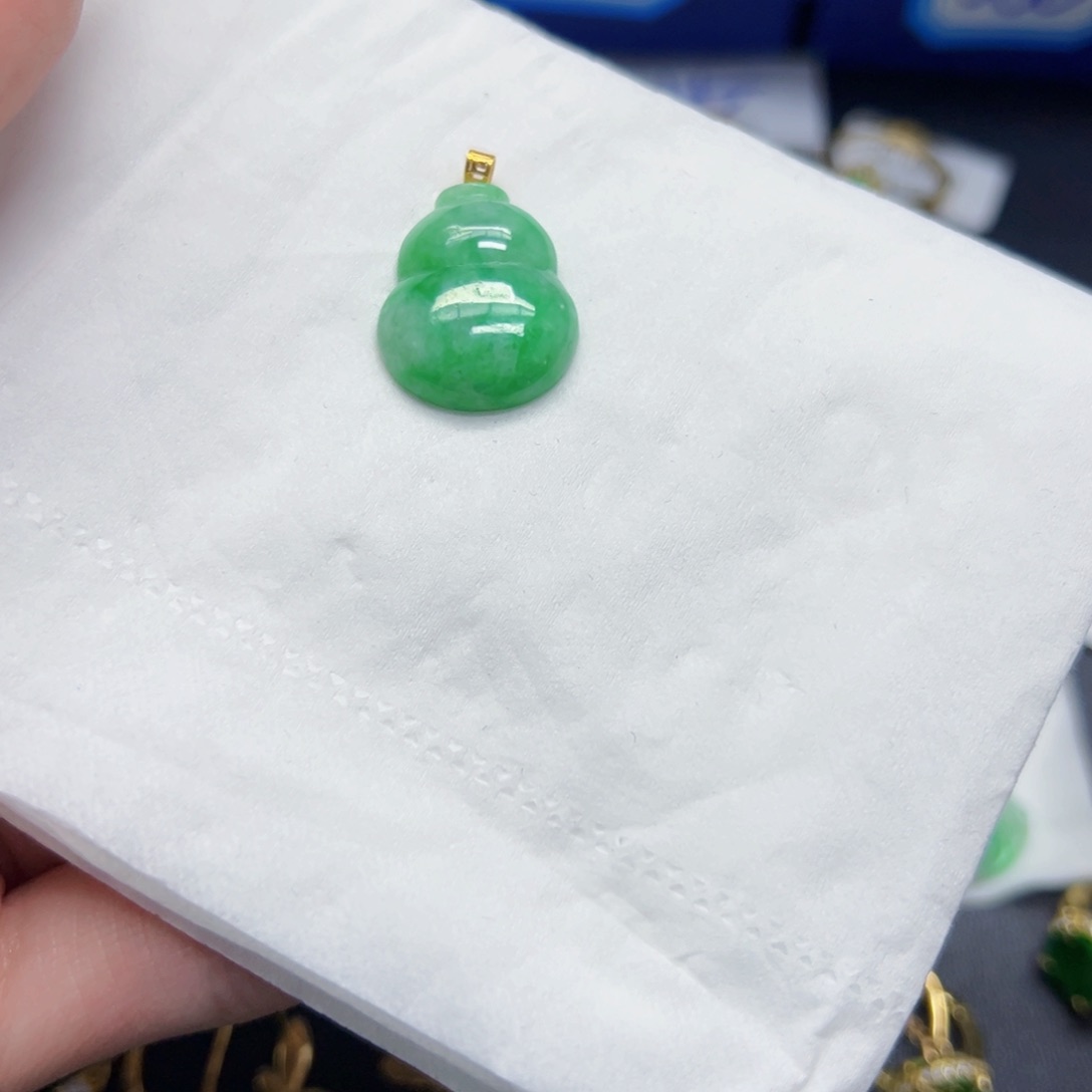 翡翠颈饰18K金镶嵌y葫芦