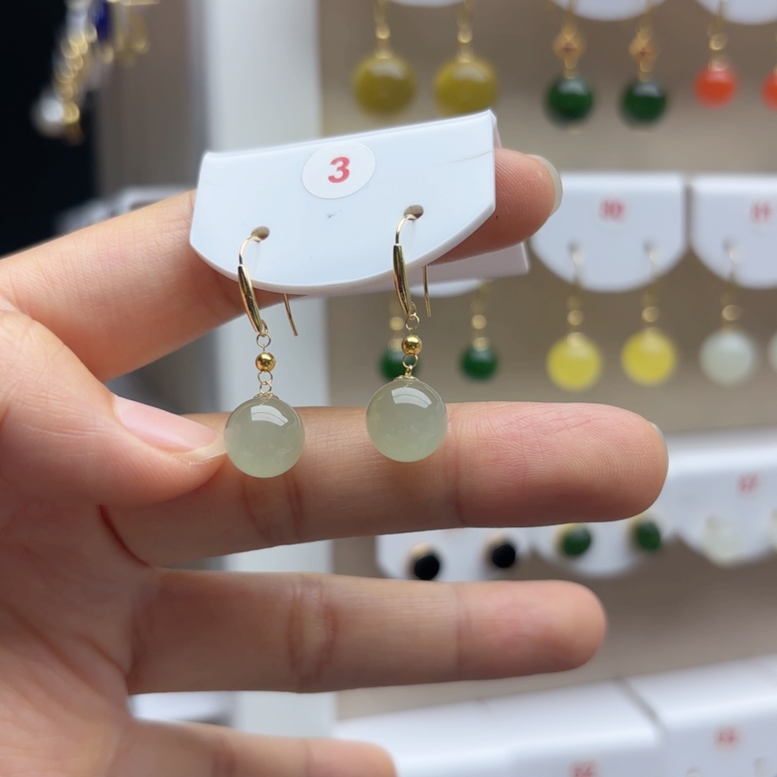 18K金镶嵌和田玉耳饰