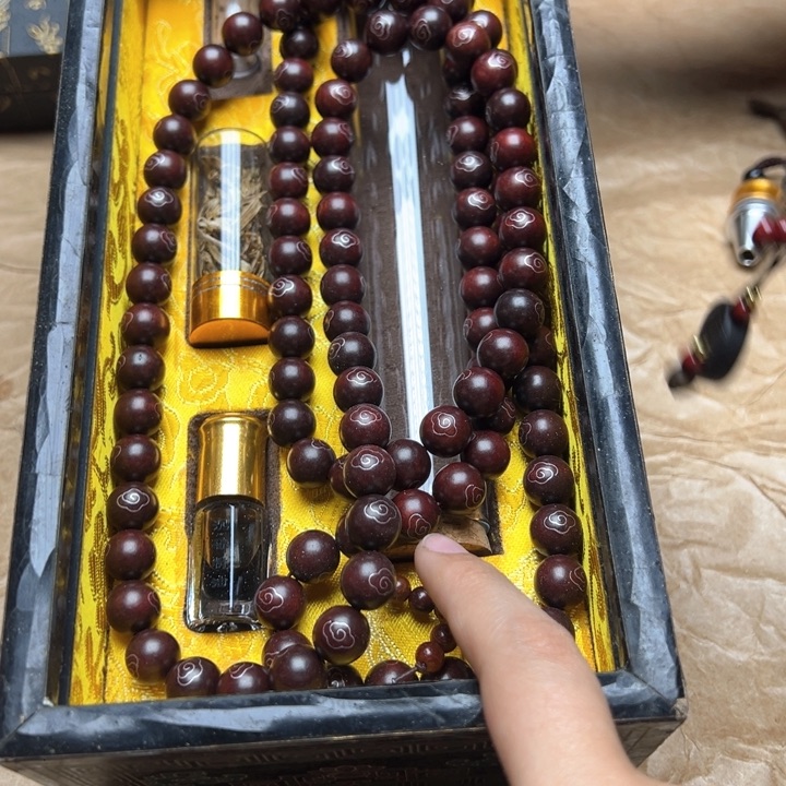 大叶紫檀（黑酸枝木类）