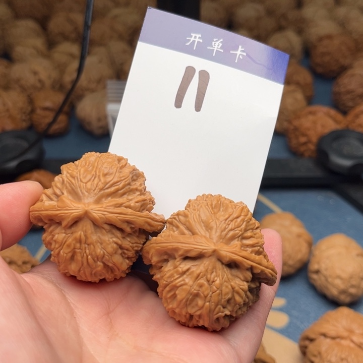 文玩核桃吊坠白狮子 42精修 11