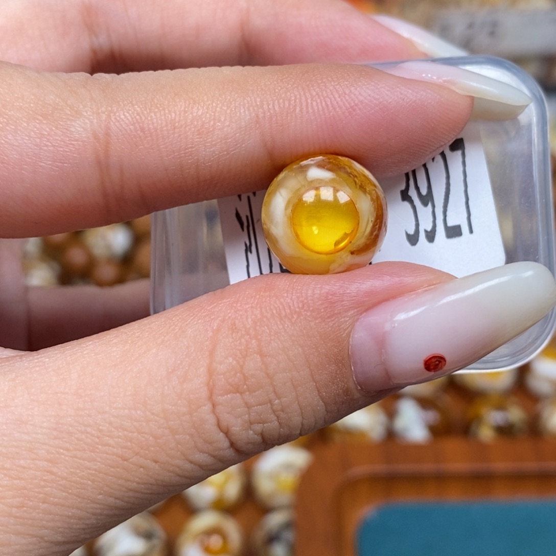 蜜蜡未镶嵌珠宝奇石3927