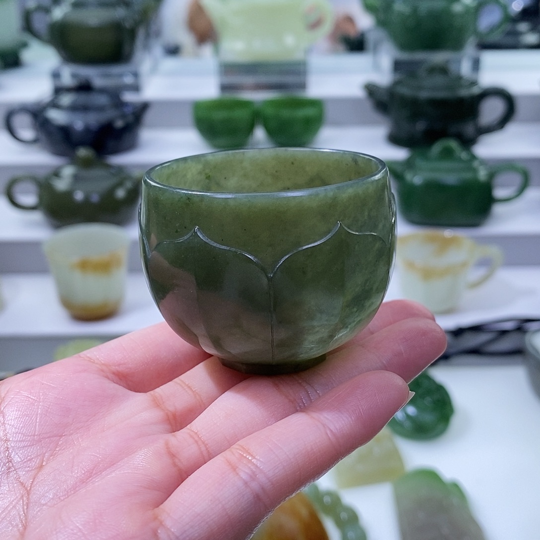 和田玉未镶嵌挂件杯子