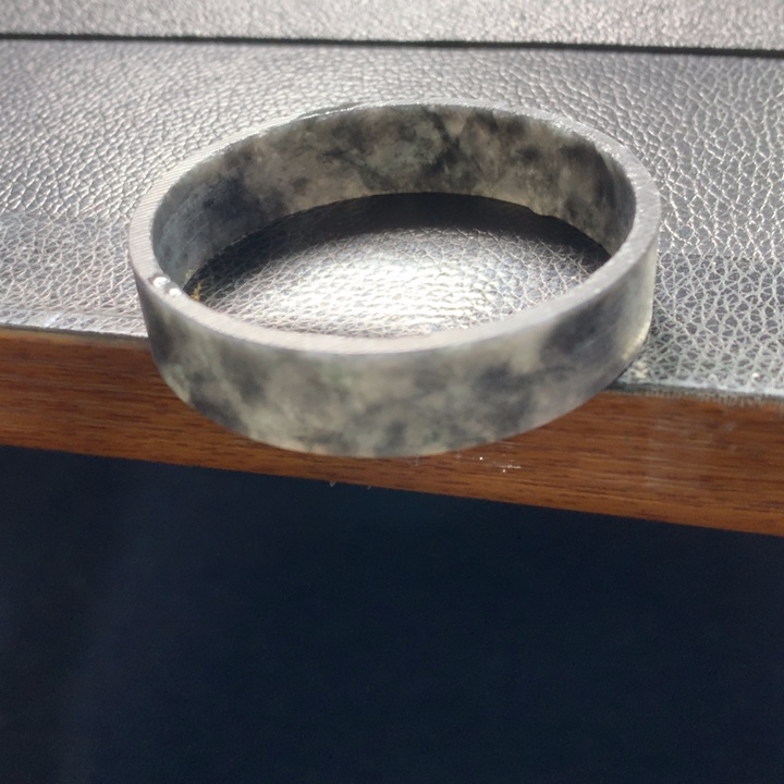 定制翡翠未镶嵌手镯