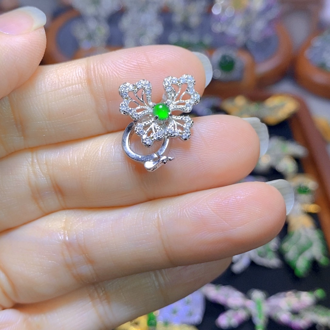 翡翠颈饰银S925镶嵌天然翡翠