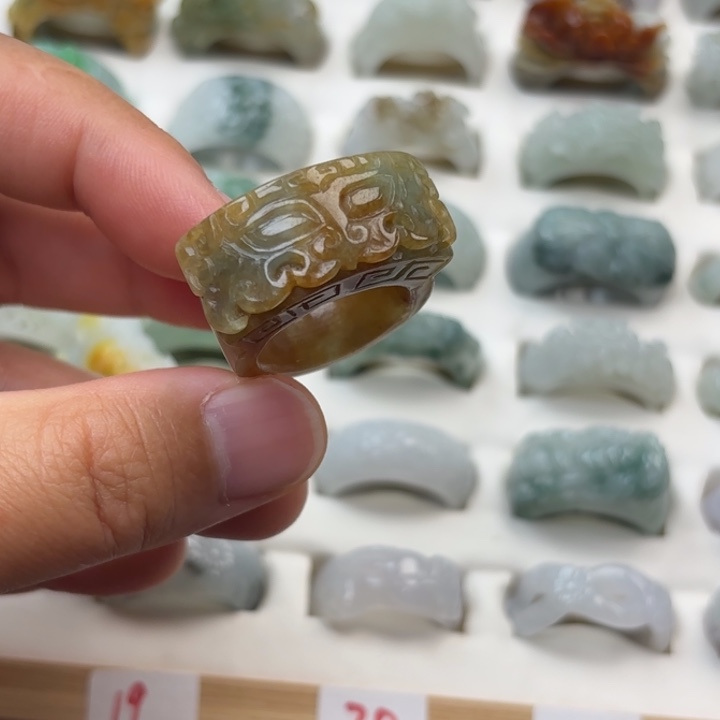 翡翠未镶嵌戒指港码17圈205