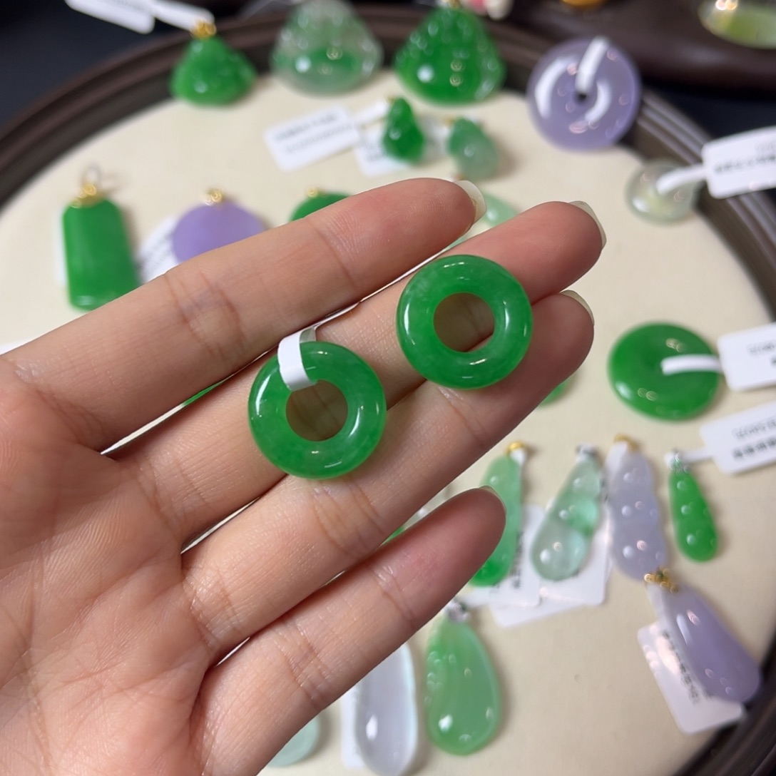 S****n甜甜圈一对Q6607