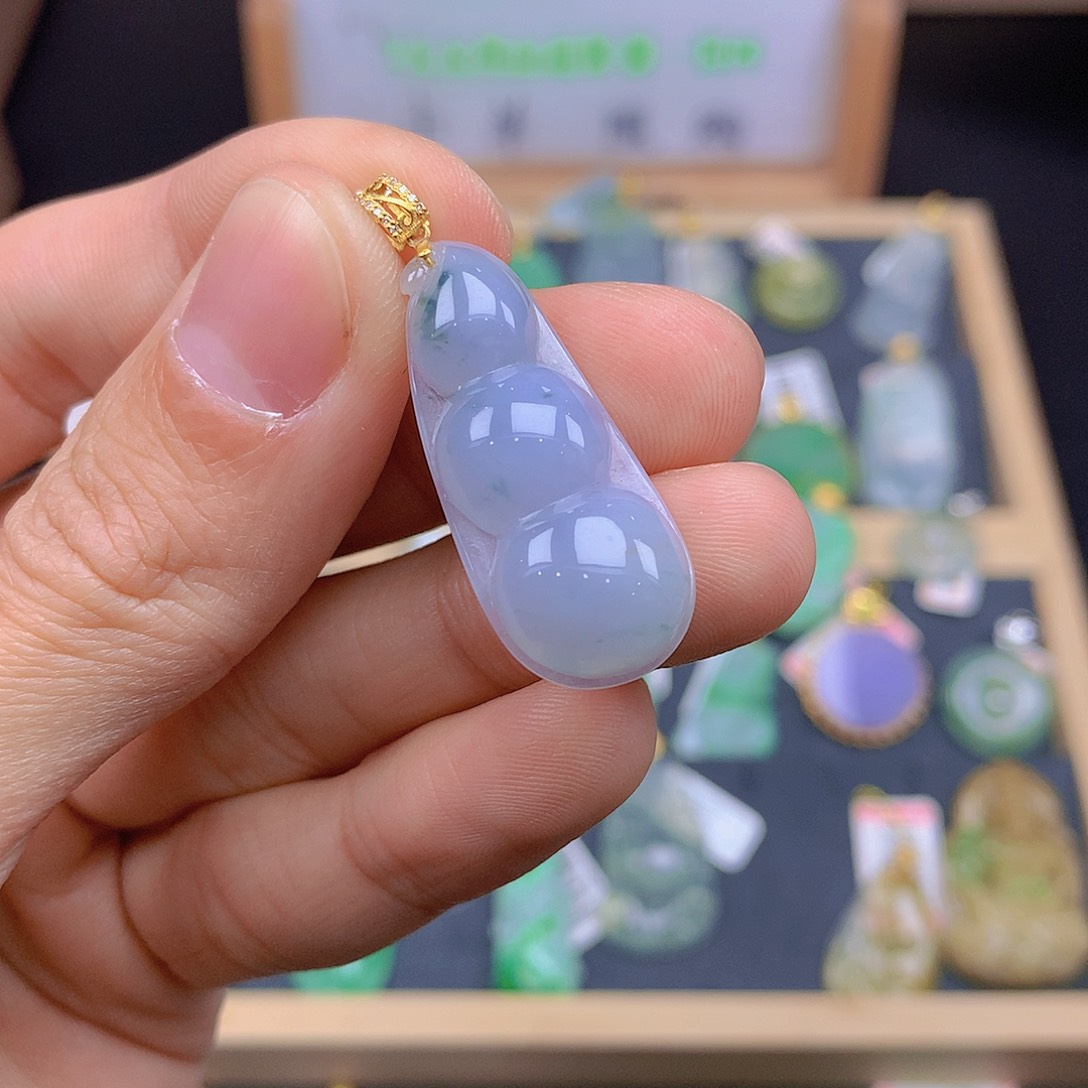 翡翠颈饰18K金镶嵌翡翠