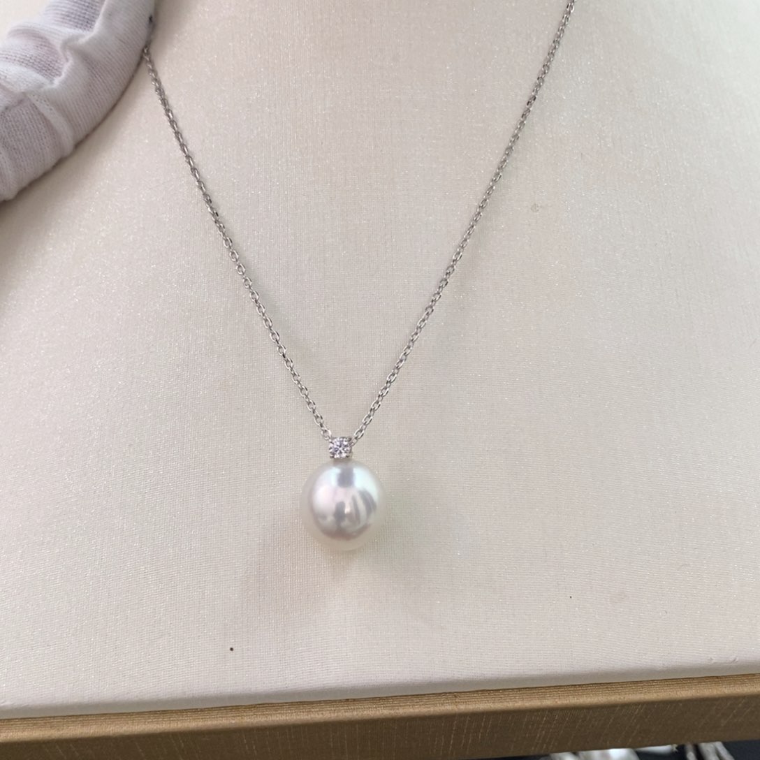 颈饰18K金镶嵌海水珍珠