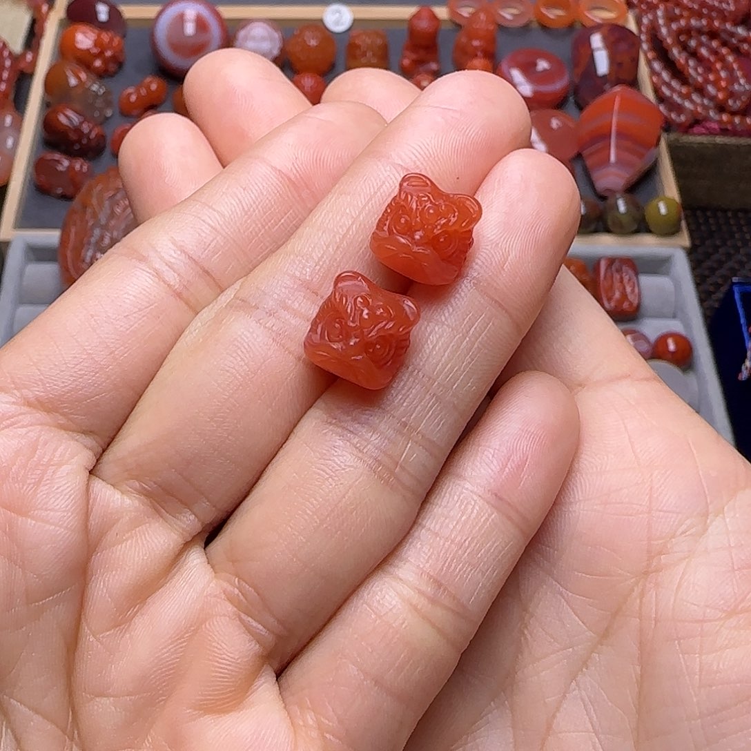 未镶嵌南红玛瑙珠宝奇石莫****4