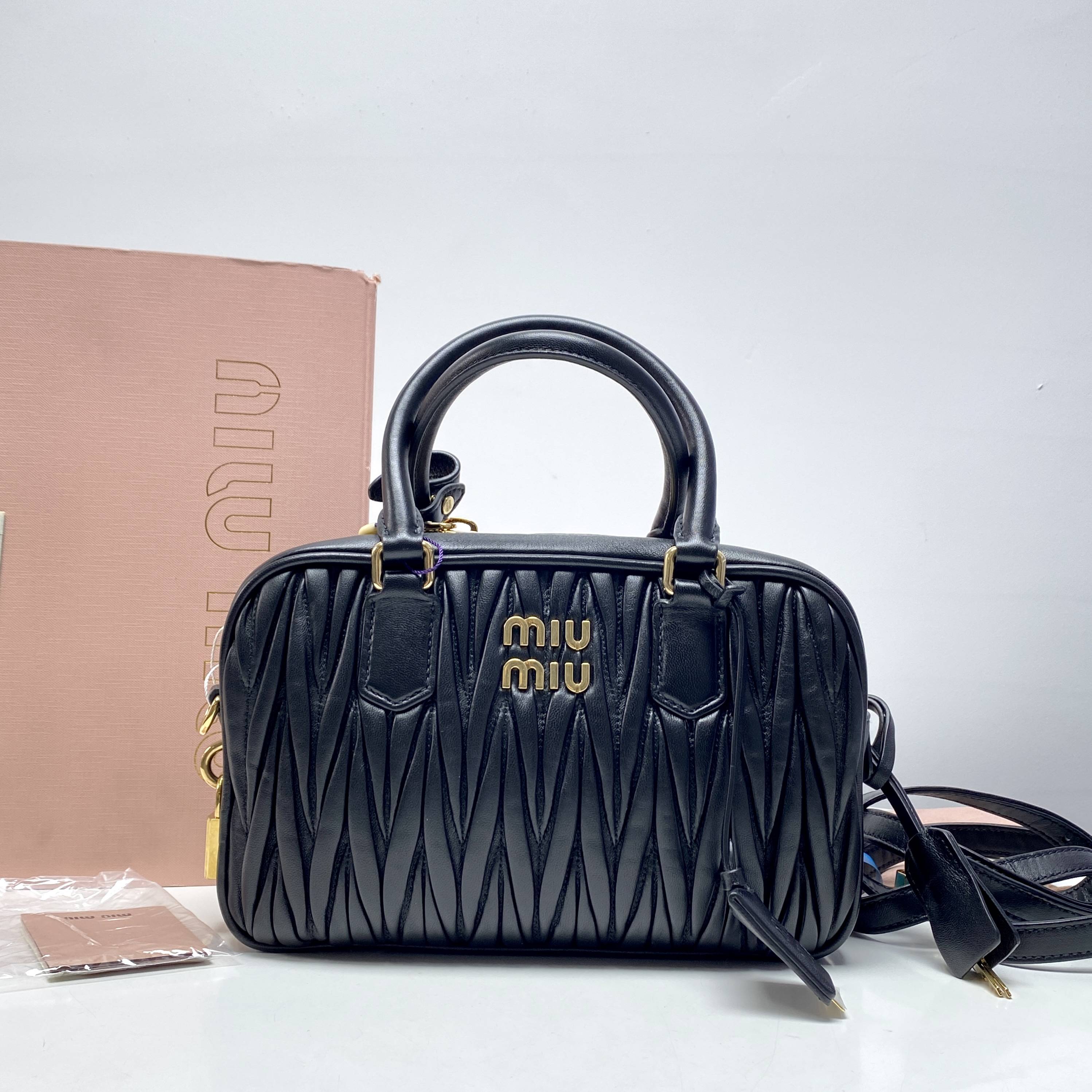 99新 MIU MIU/缪缪 miumiu斜挎包单肩包 FB936