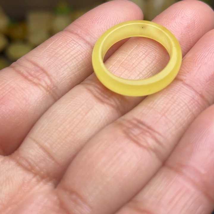 Z***~蜜蜡未镶嵌珠宝奇石天然蜜蜡戒圈