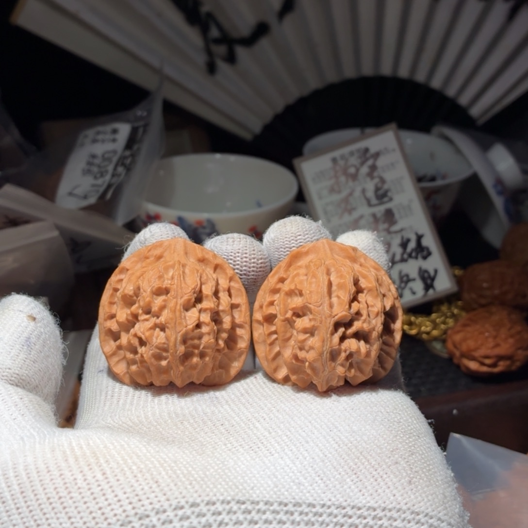 L***~文玩核桃吊坠苹果园