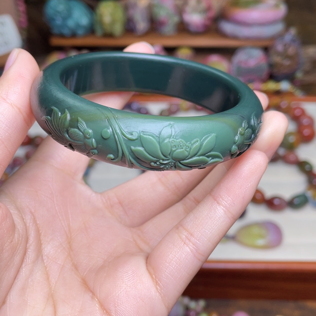 玛瑙/玉髓珠宝半成品未镶嵌江****月盐源玛瑙荷花鱼手镯