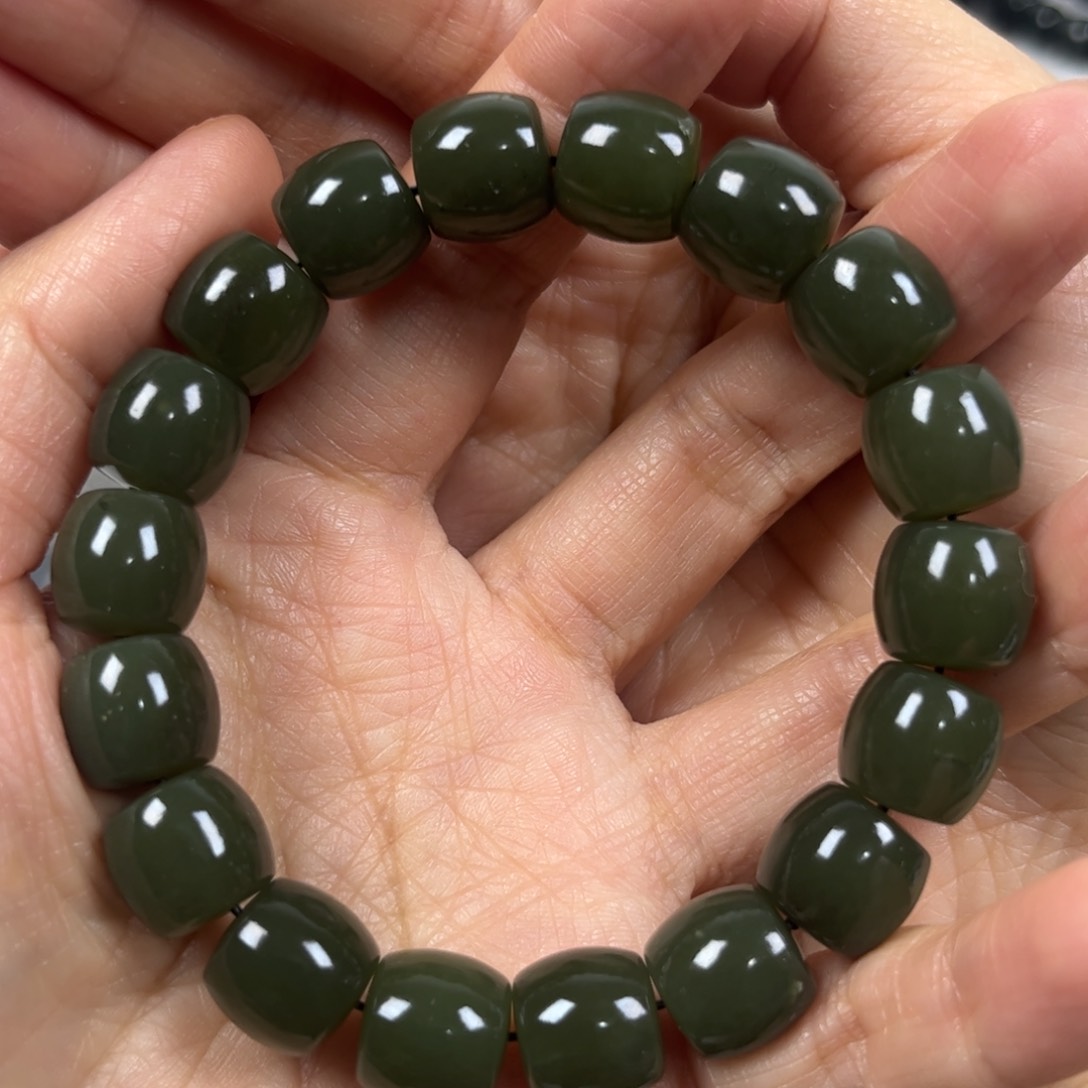 和田玉手链未镶嵌卡12直切