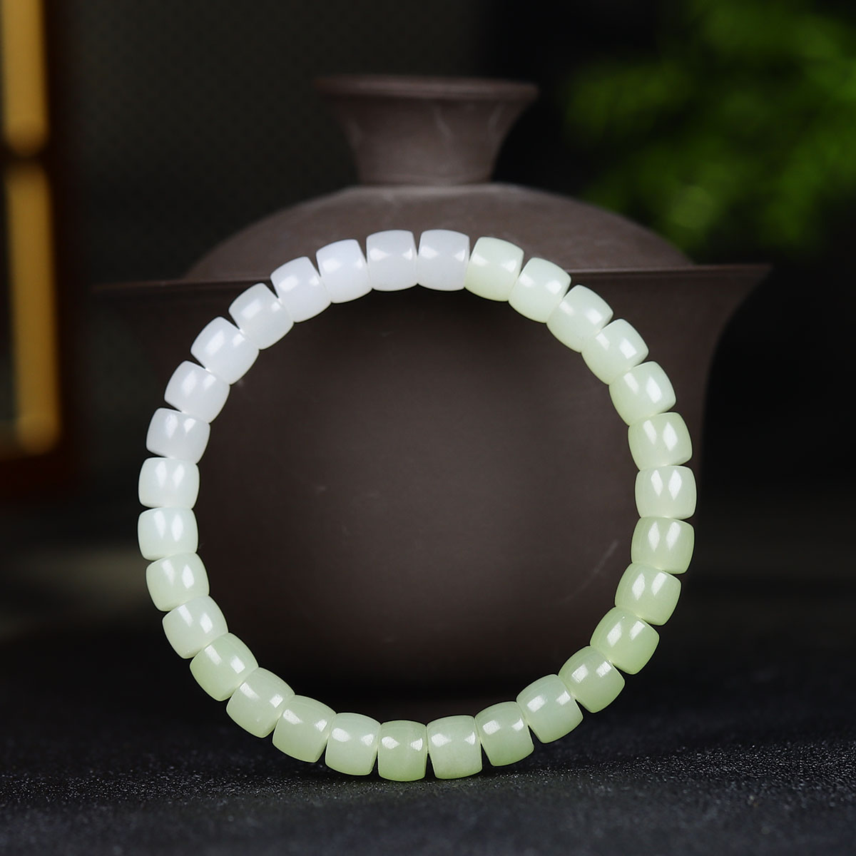 1225106和田玉青白玉手链