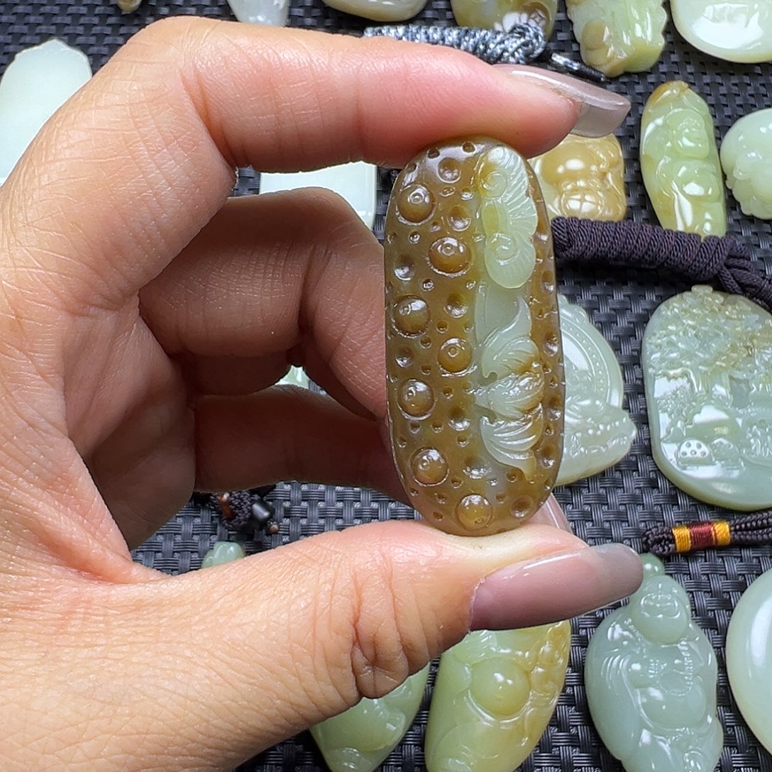 和田玉未镶嵌吊坠(不含链)卡45