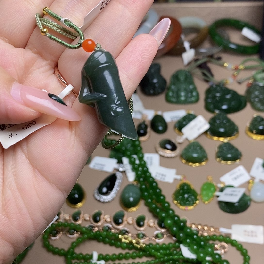 和田玉未镶嵌颈饰多样性发货，拍一发一