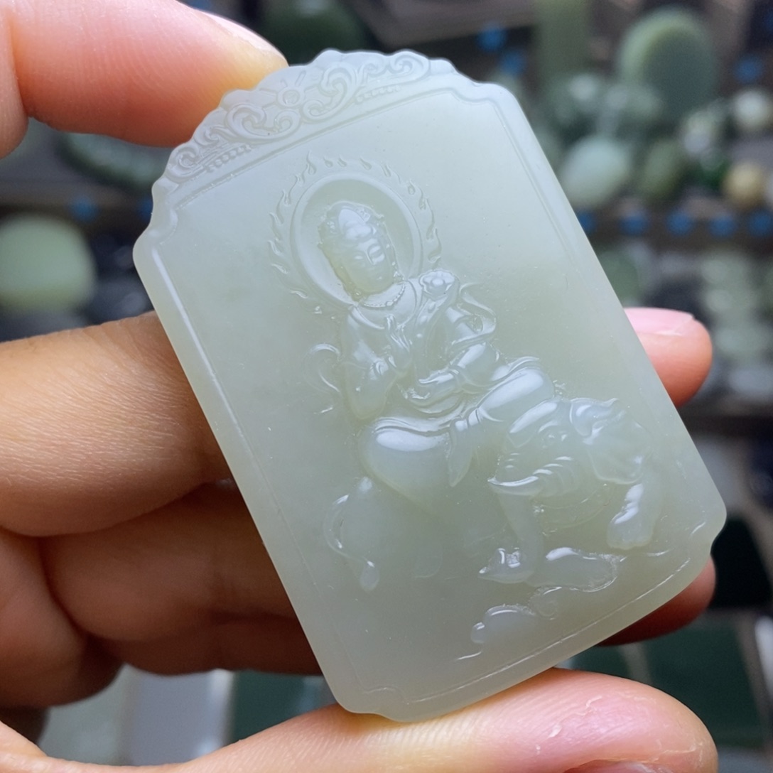 和田玉颈饰未镶嵌白*度