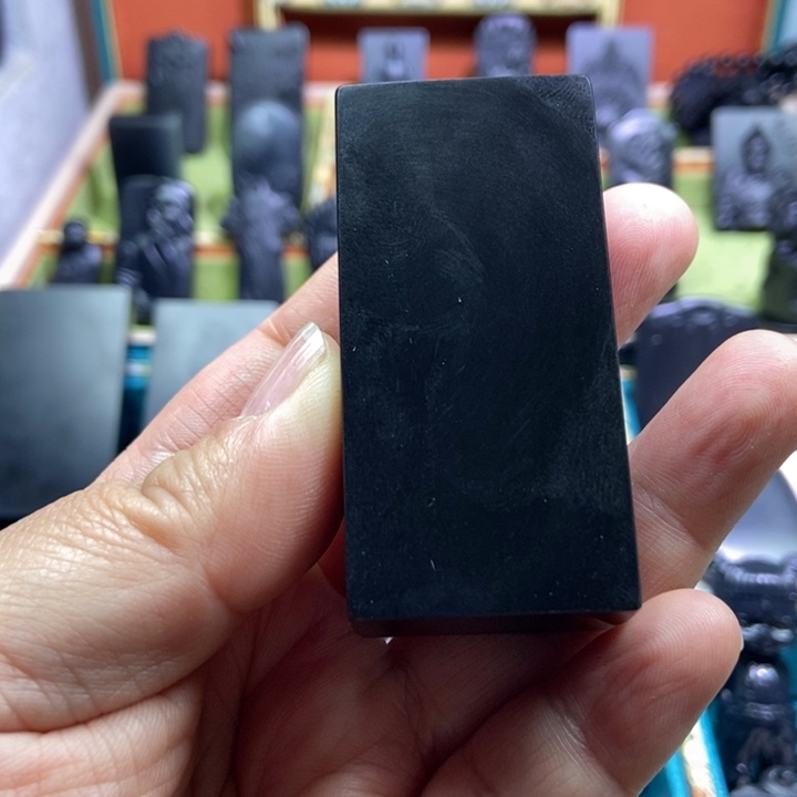 和田玉（墨玉）和田玉墨玉无事牌未镶嵌子***琪