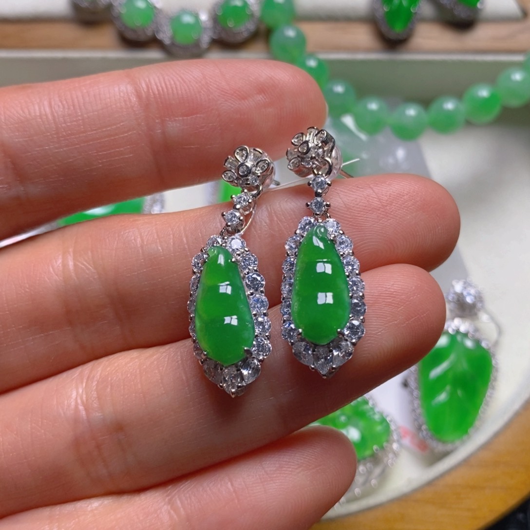 翡翠颈饰银S925镶嵌福豆耳坠