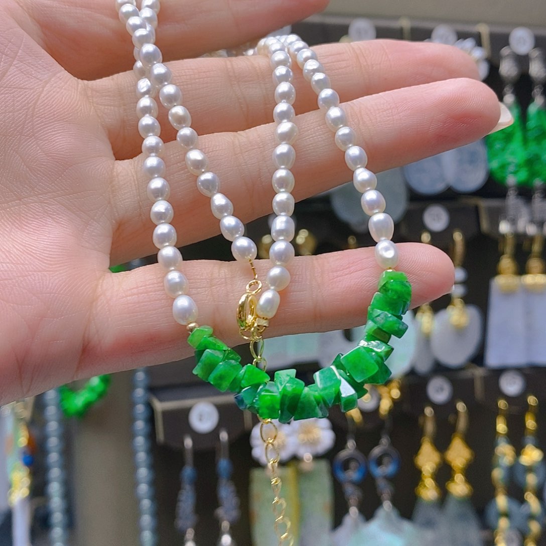 未镶嵌翡翠耳饰翡翠