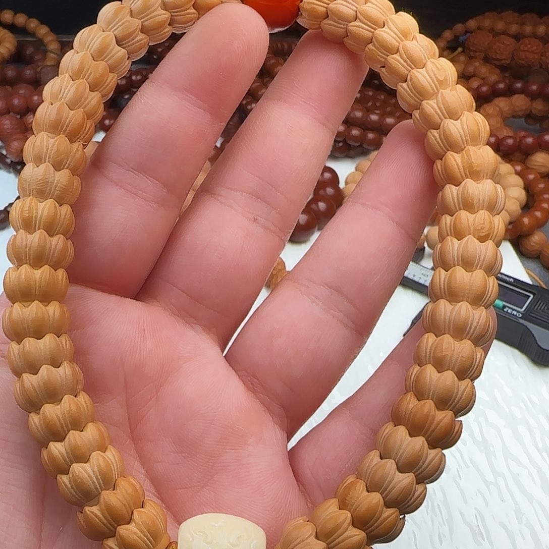 猴头核桃吊坠24/莲花手持12+