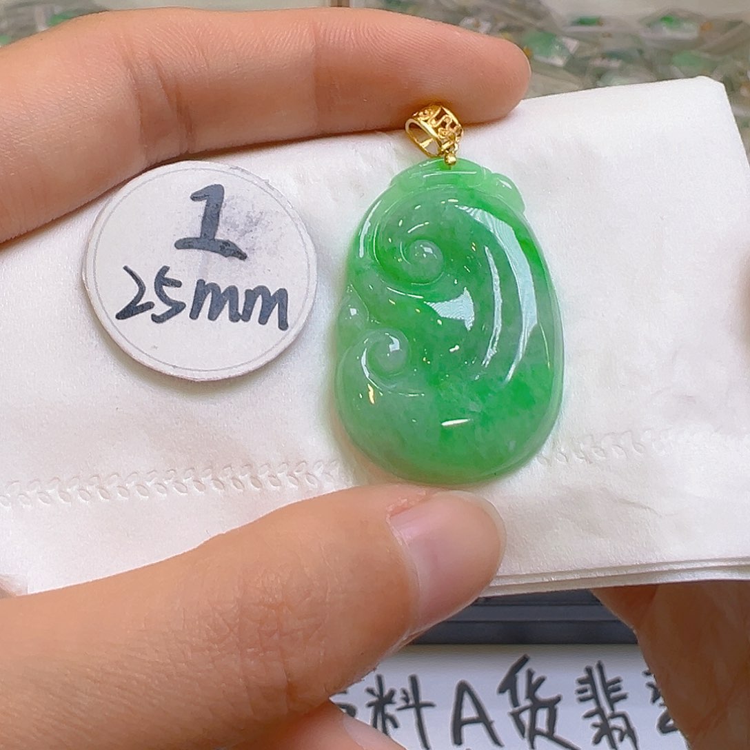 翡翠颈饰18K金镶嵌翡翠