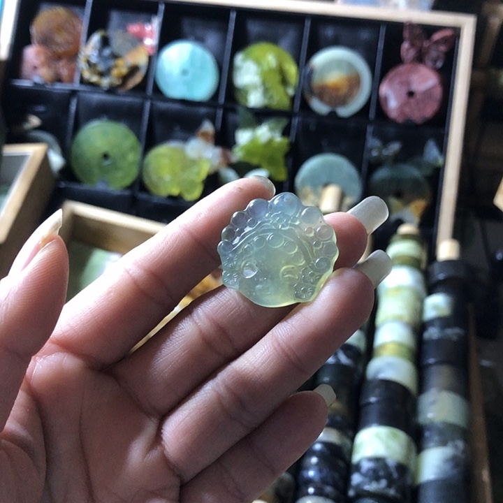 岫玉未镶嵌岫玉挂件