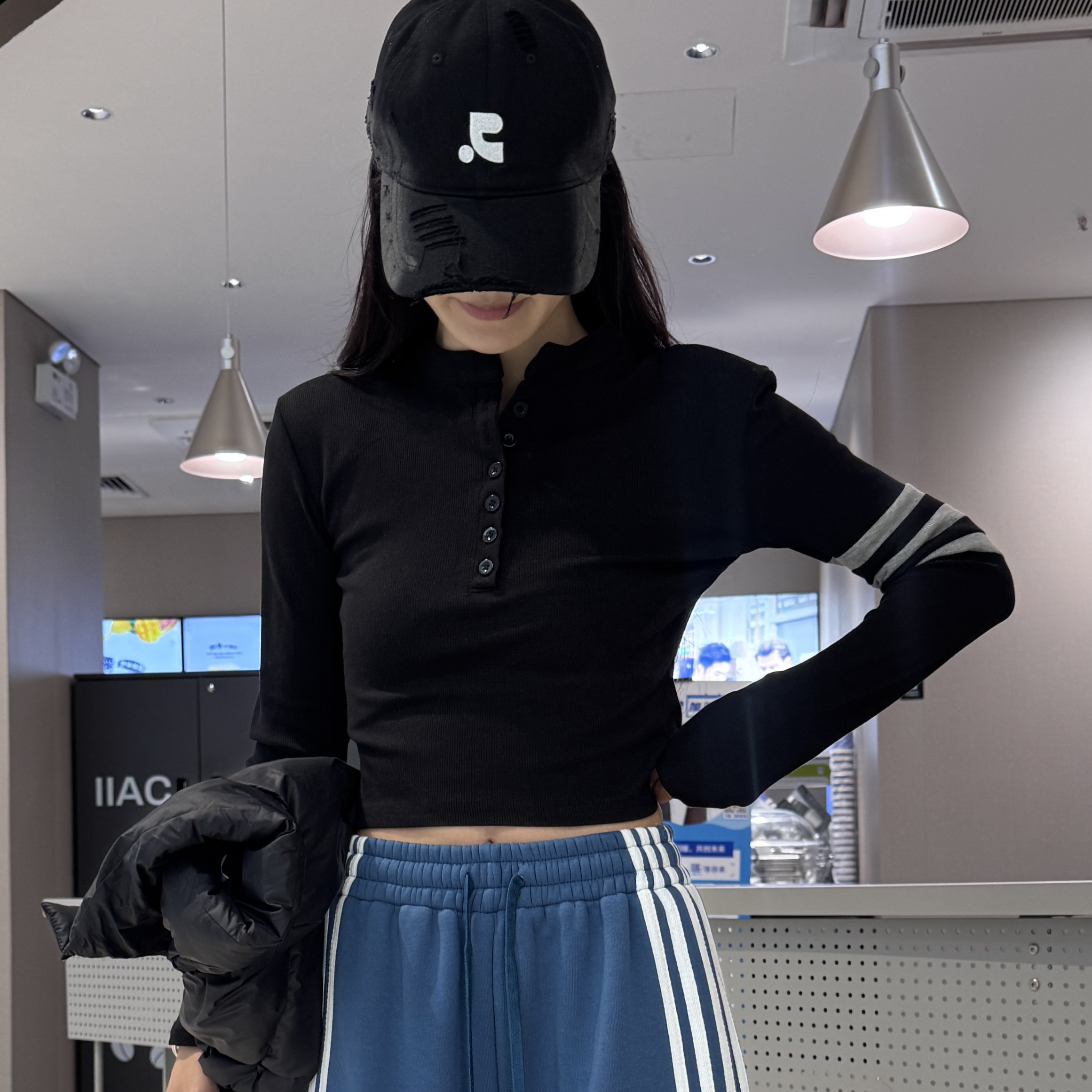 磨毛百搭V领长袖T恤女修身显瘦弹力内搭