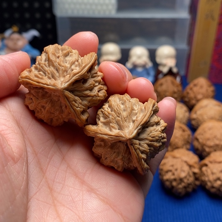 文玩核桃把件35盘山三棱