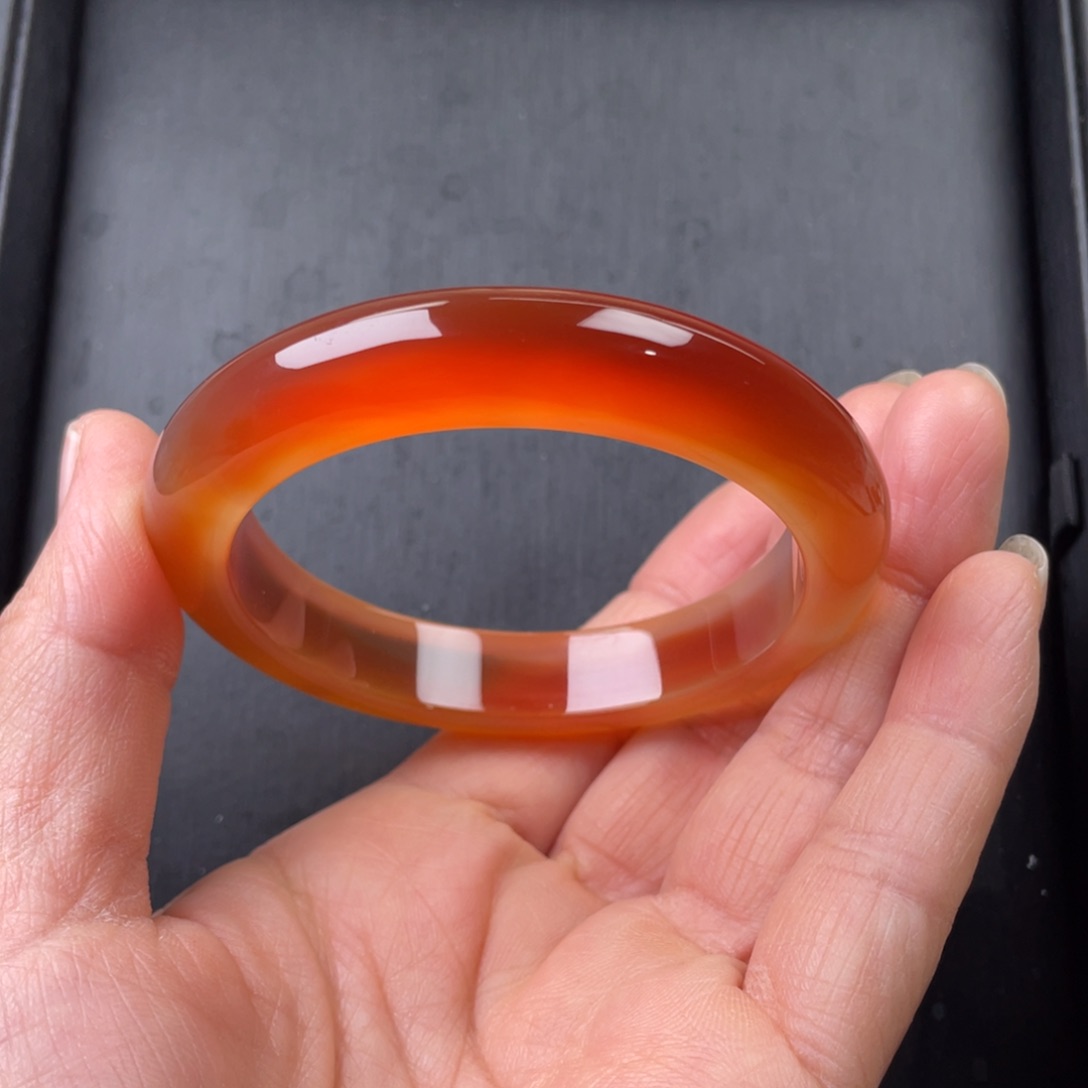 玛瑙/玉髓手镯未镶嵌54圈口