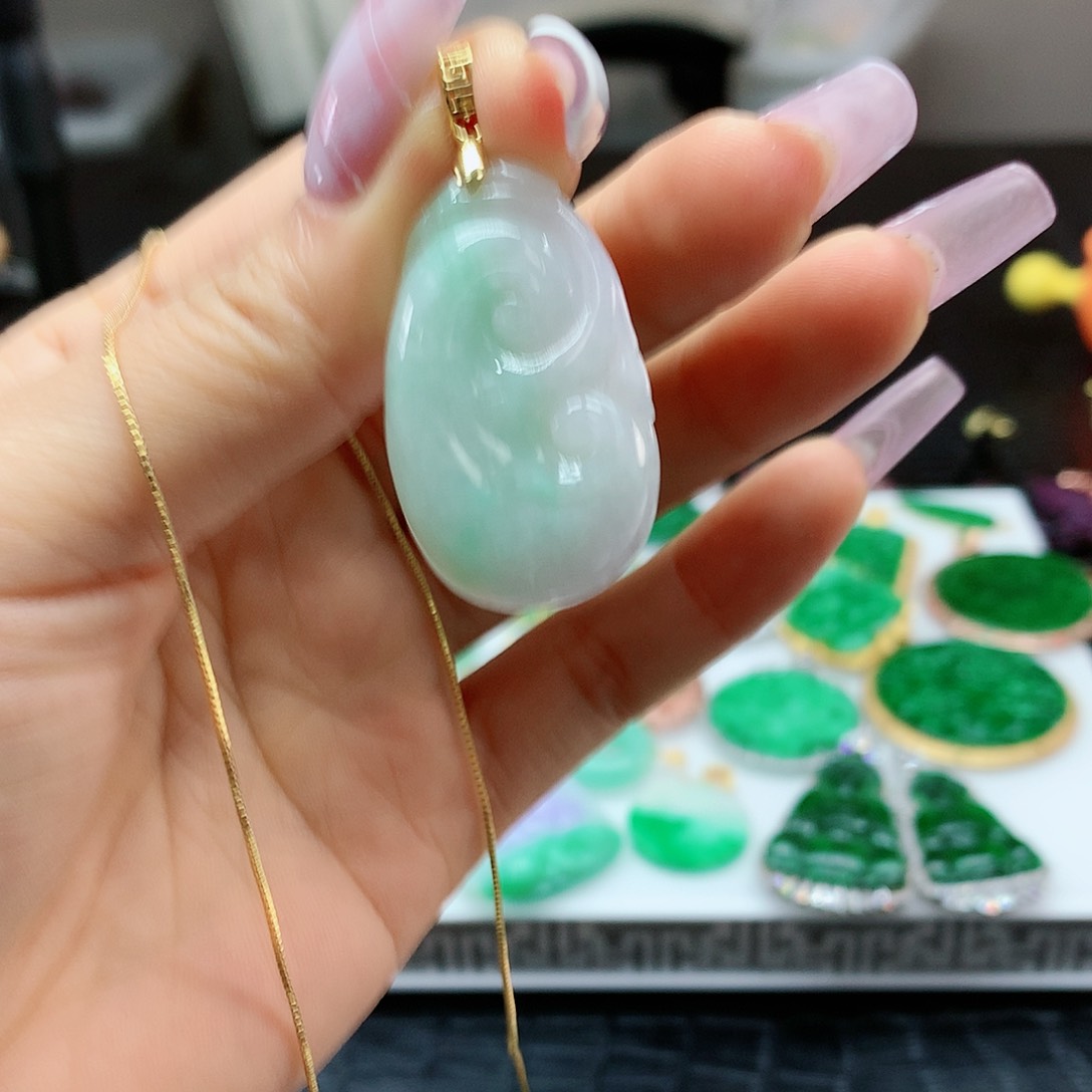 【闪购商品】翡翠吊坠(赠链)未镶嵌