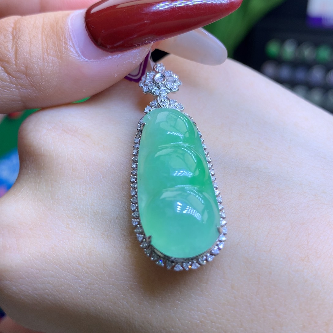 翡翠颈饰18K金镶嵌小****画天然