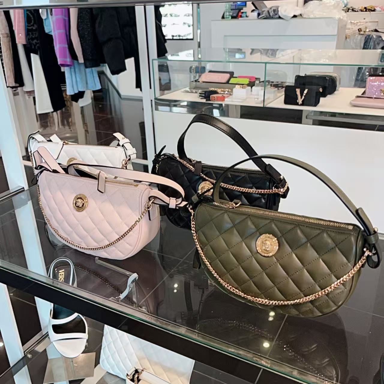 未使用 VERSACE/范思哲 女包美杜莎链条月牙包多色