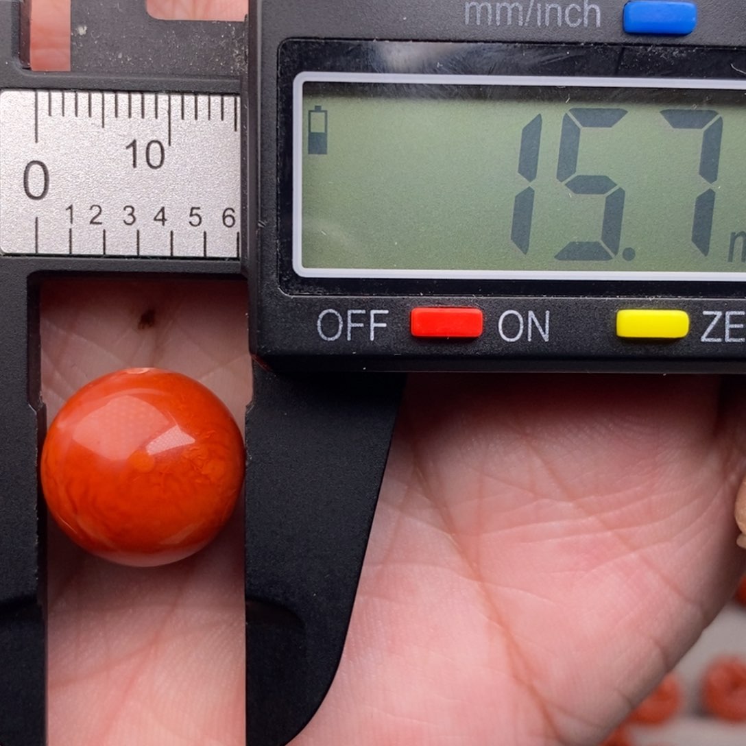 南红玛瑙配饰未镶嵌