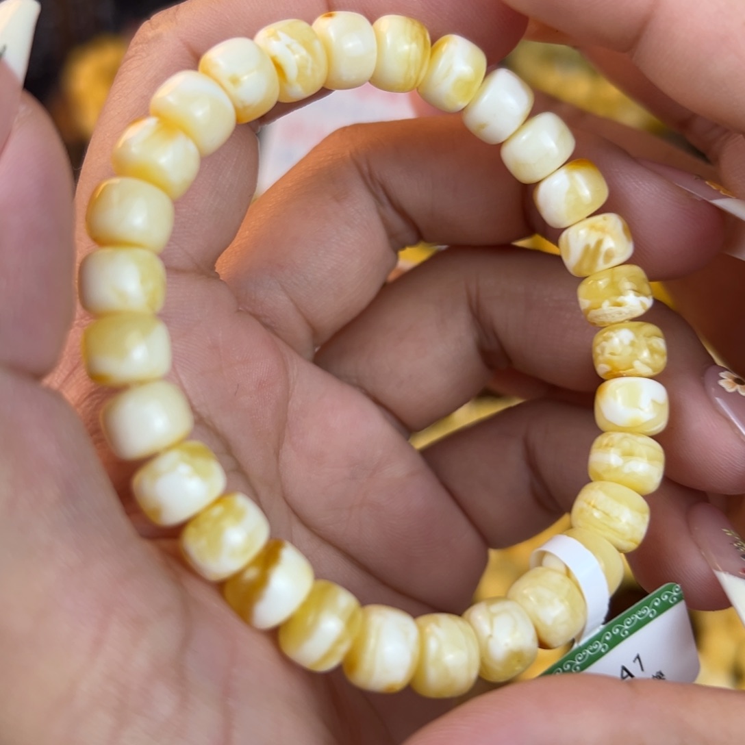 琥珀裸石未镶嵌kjnnnnnnnm