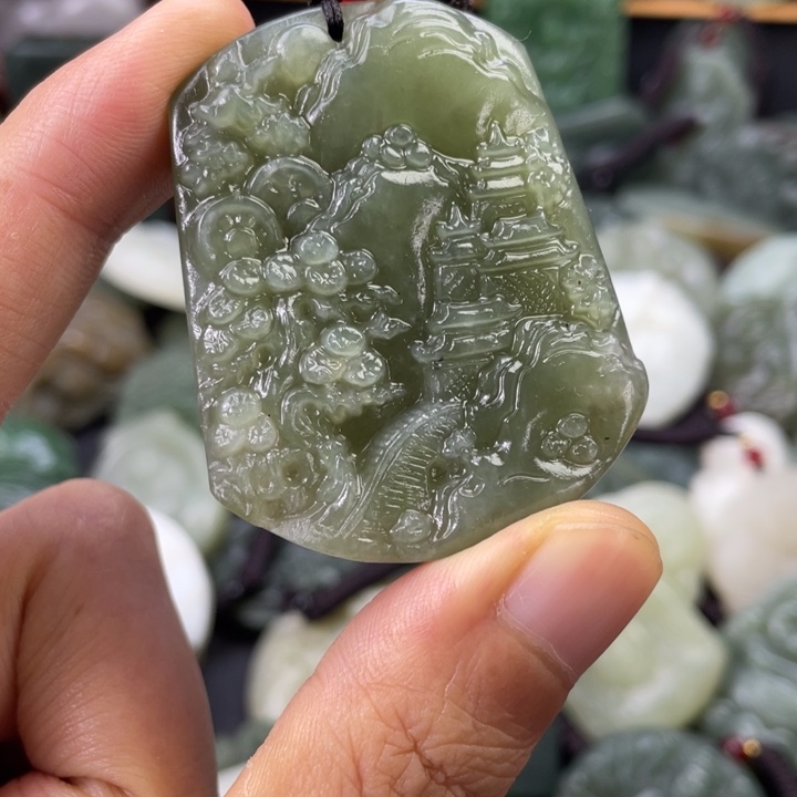 和田玉未镶嵌颈饰