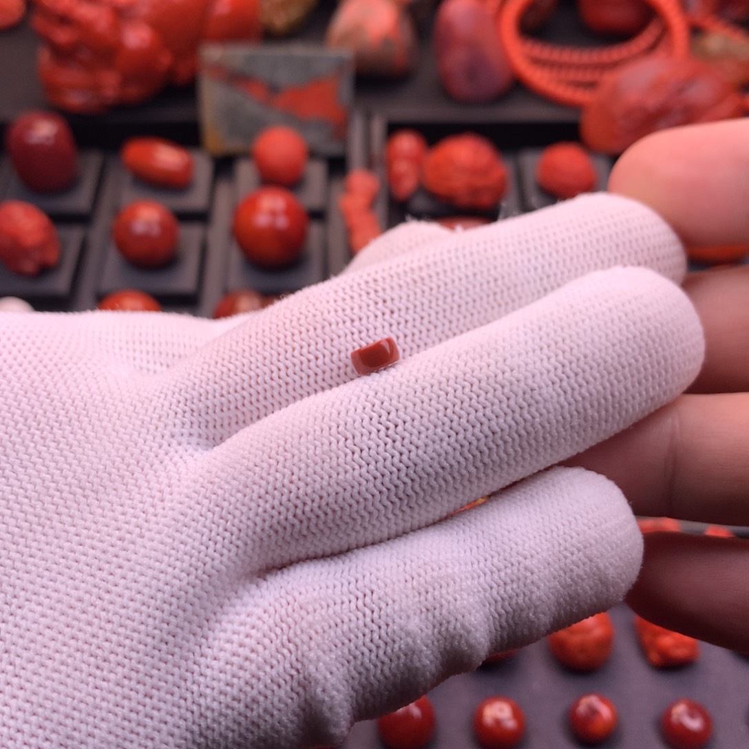 南红玛瑙未镶嵌川料原矿满色满肉精工直切隔片6mm