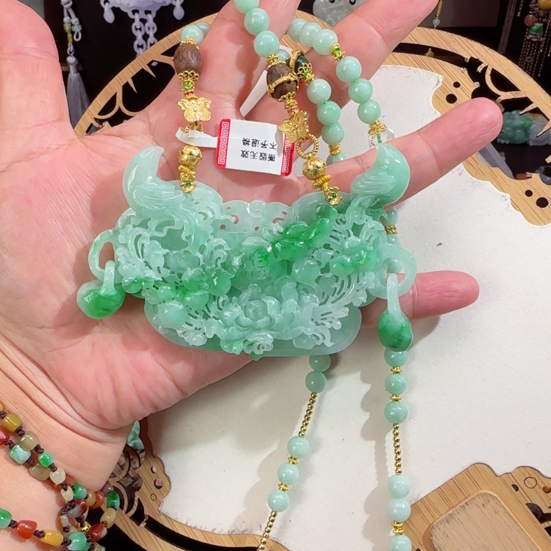 翡翠颈饰未镶嵌桃**✨仿古