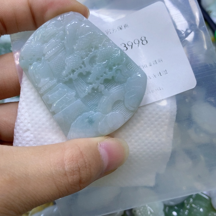 翡翠未镶嵌颈饰翡翠