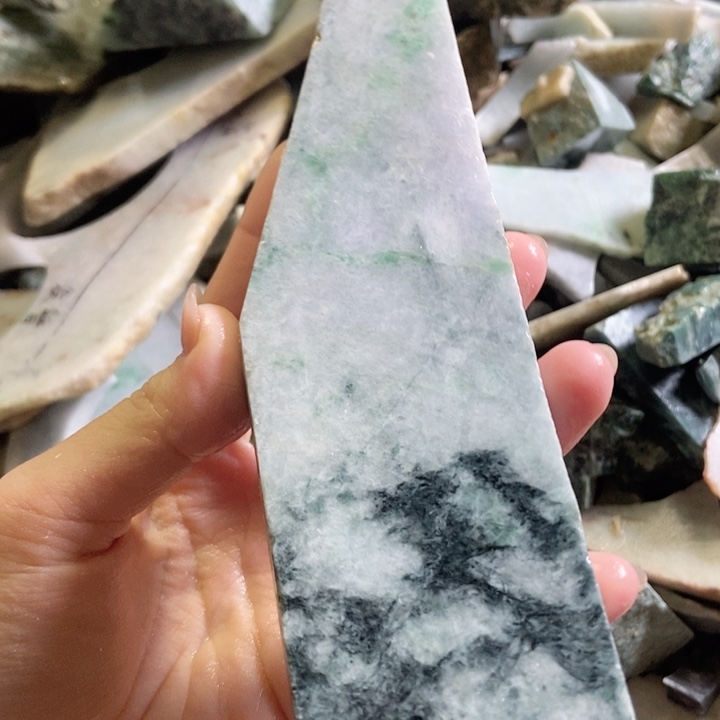 翡翠颈饰未镶嵌天然翡翠